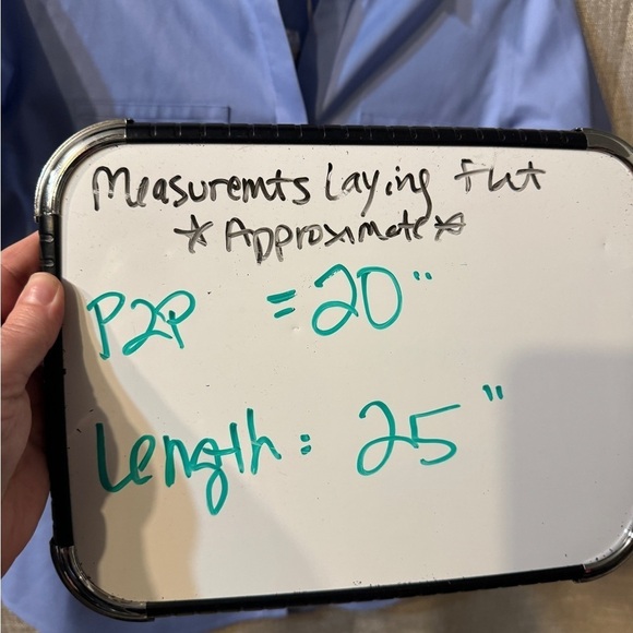 Chicos Elena Button down, no iron shirt, regular sizing is a size 4/Small/ NWT - Picture 4 of 10